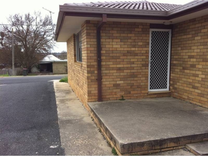 1/8 Speare Avenue, Armidale NSW 2350