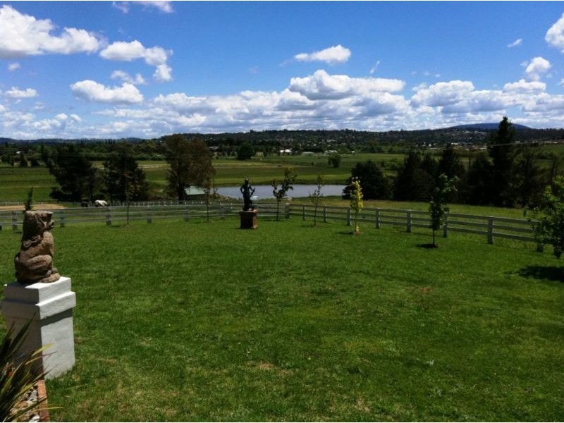 Tombs Road, Armidale NSW 2350