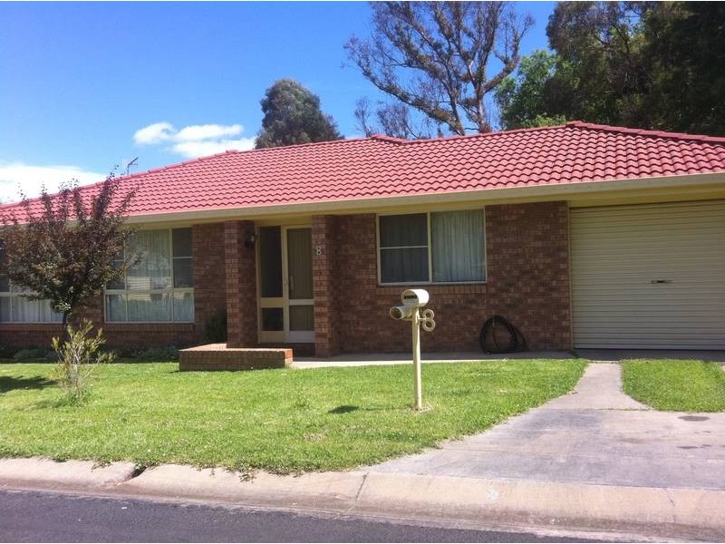 8 Salmon Avenue, Armidale NSW 2350