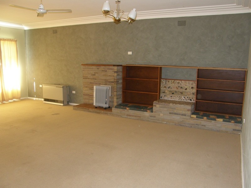 8 MARSH STREET, Armidale NSW 2350