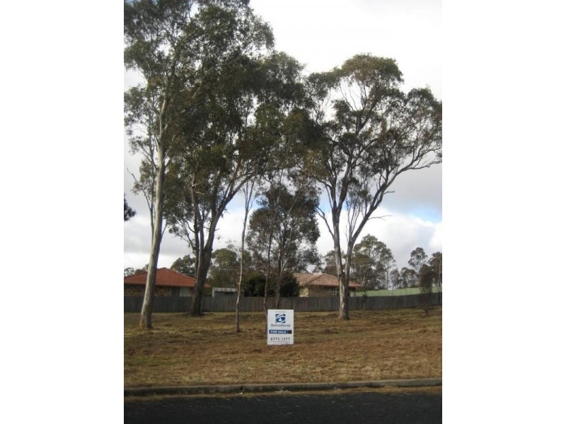 13 Morson ave, Armidale NSW 2350