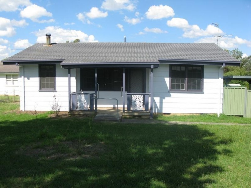 5 Fayle Ave, Armidale NSW 2350