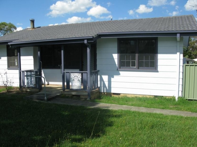 5 Fayle Ave, Armidale NSW 2350