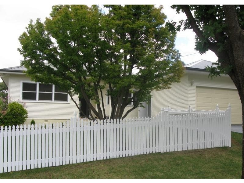 8 FAULKNER STREET, Armidale NSW 2350