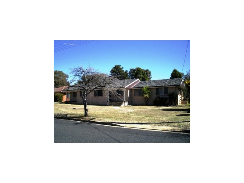 2/26 Proctor Street, Armidale NSW 2350