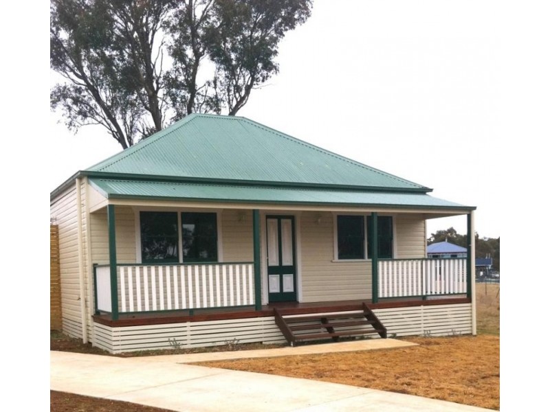 12 MORSON AVE, Armidale NSW 2350