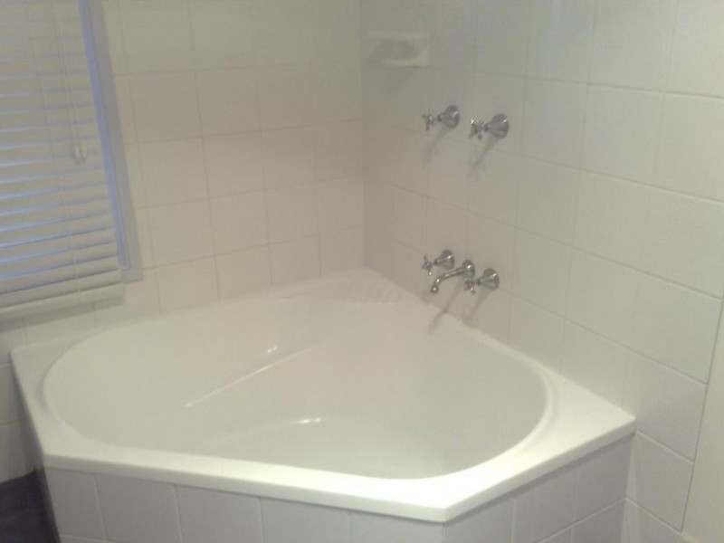 11 Reginal Avenue, Armidale NSW 2350