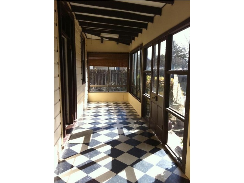 148 Barney Street, Armidale NSW 2350