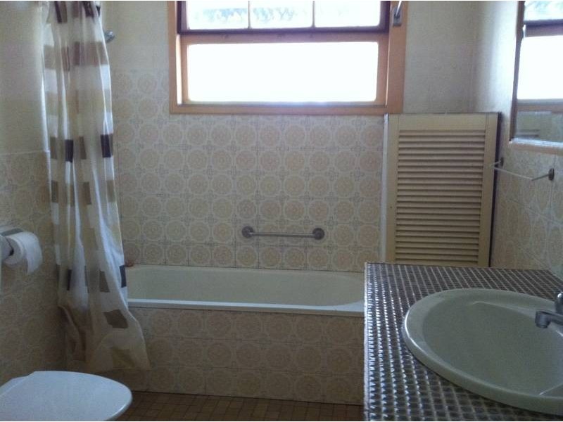 148 Barney Street, Armidale NSW 2350