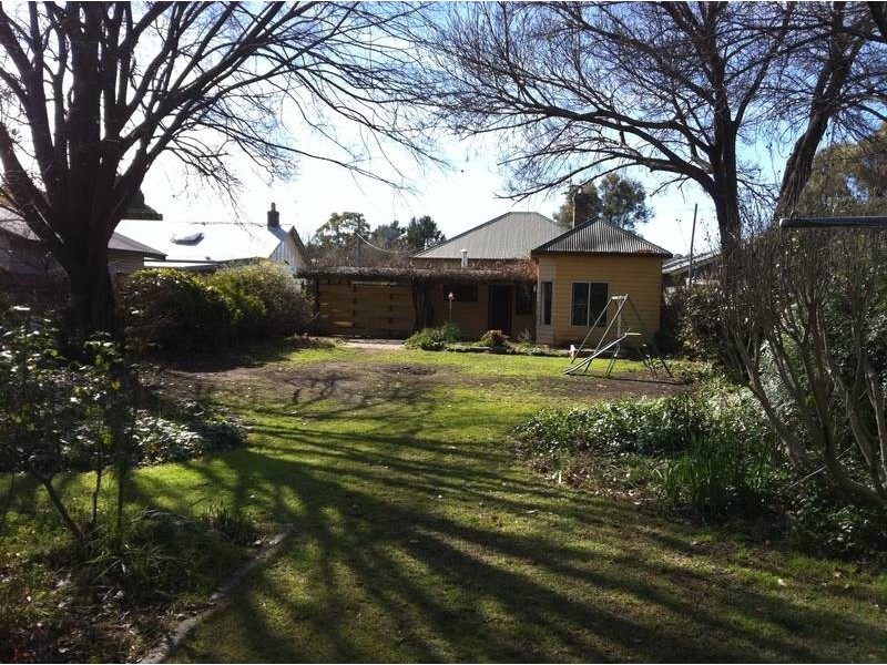148 Barney Street, Armidale NSW 2350