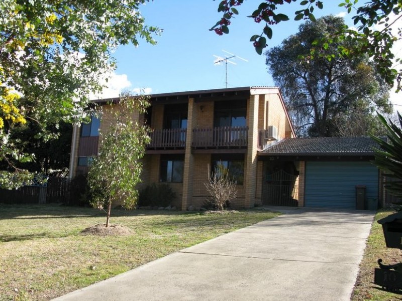 10 FREEMAN CRESCENT, Armidale NSW 2350
