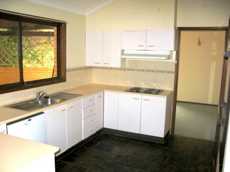 10 FREEMAN CRESCENT, Armidale NSW 2350