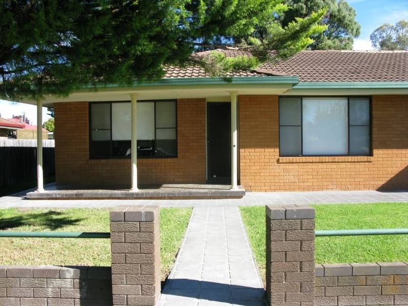 1/4 Oliver Avenue, Armidale NSW 2350