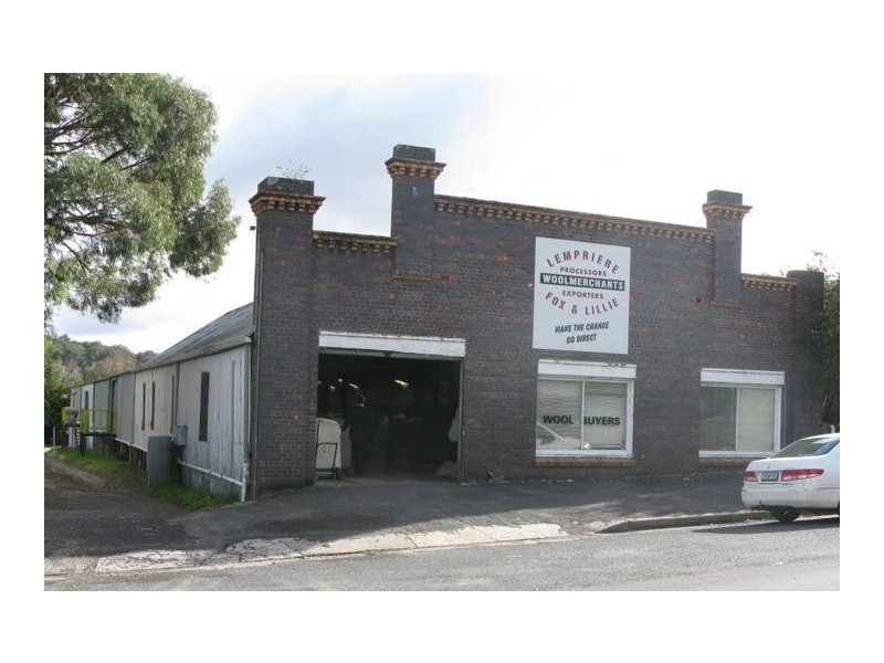 19 BRIDGE STREET, Uralla NSW 2358