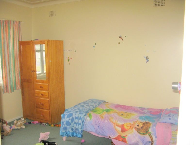 2 HOLMES AVE, Armidale NSW 2350