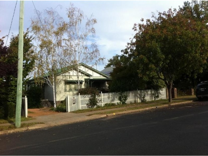 185 Marsh Street, Armidale NSW 2350