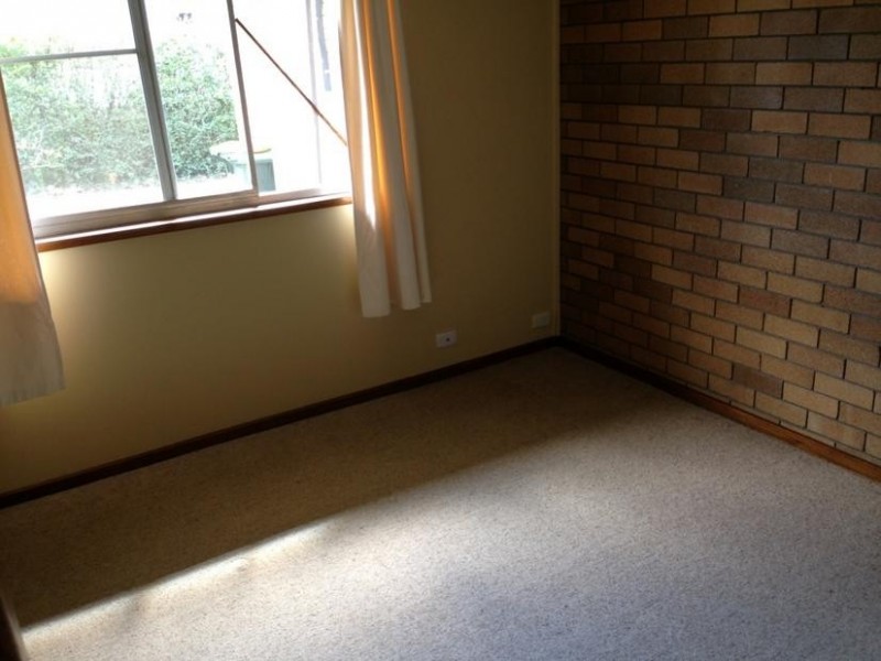 2/64 NIAGARA STREET, Armidale NSW 2350