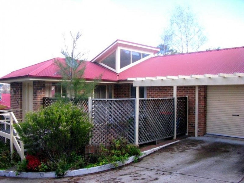 2/7 QUINN AVENUE, Armidale NSW 2350