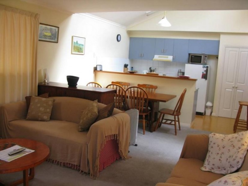 2/7 QUINN AVENUE, Armidale NSW 2350