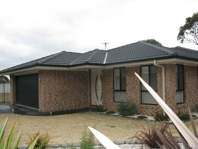 28 DALE CRESCENT, Armidale NSW 2350