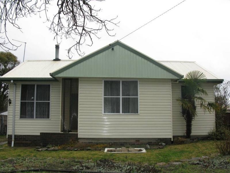 3 ELIZABETH STREET, Armidale NSW 2350