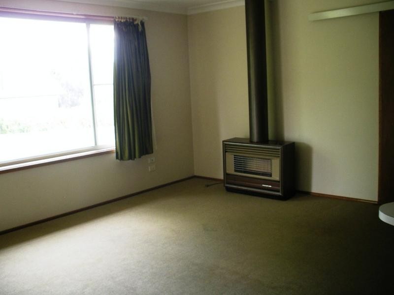 1/2 Robina Crescent, Armidale NSW 2350