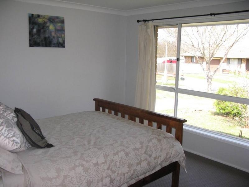 6 CENTENNIAL CLOSE, Armidale NSW 2350
