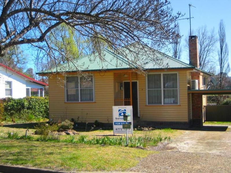 16 ELIZABETH STREET, Armidale NSW 2350