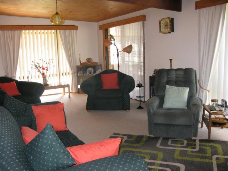 11 DOUGLAS STREET, Armidale NSW 2350