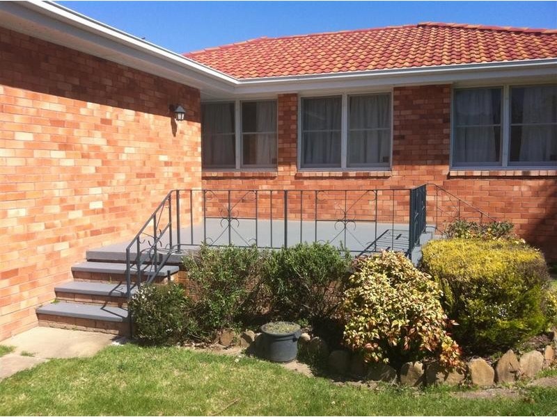 12 Dorothy Avenue, Armidale NSW 2350