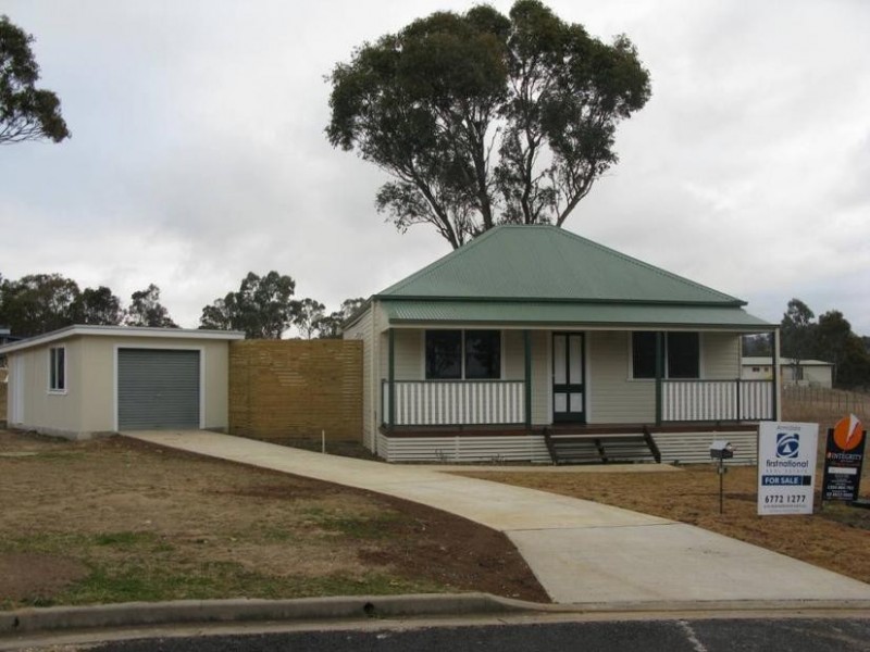12 MORSON AVE, Armidale NSW 2350