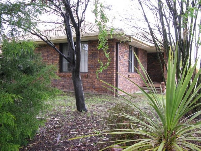 60 MACDONALD DRIVE, Armidale NSW 2350
