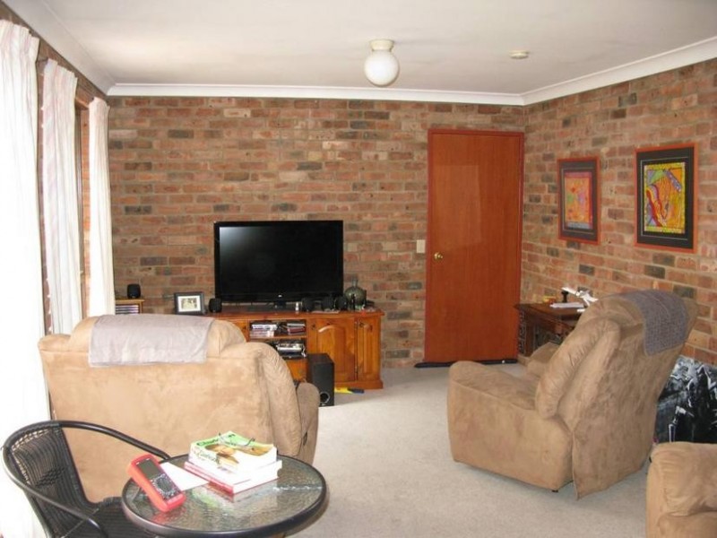 60 MACDONALD DRIVE, Armidale NSW 2350