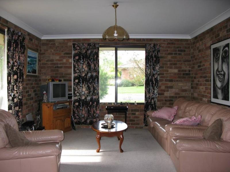 60 MACDONALD DRIVE, Armidale NSW 2350