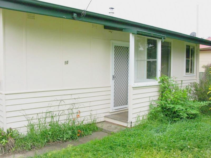 10 ELIZABETH STREET, Armidale NSW 2350