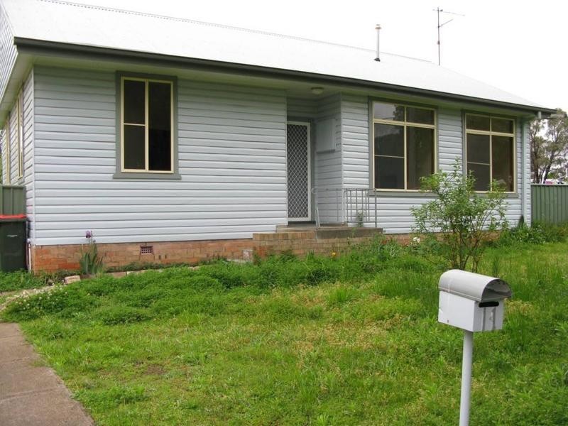 11 ELIZABETH STREET, Armidale NSW 2350