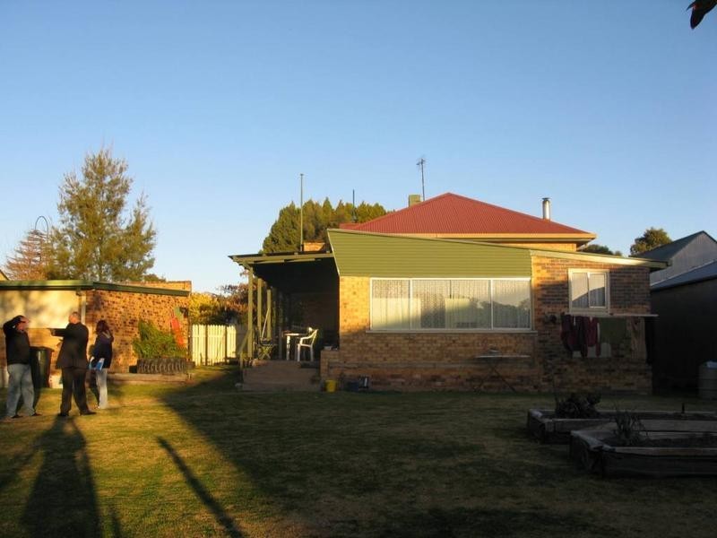 17 Bridge Street, Uralla NSW 2358