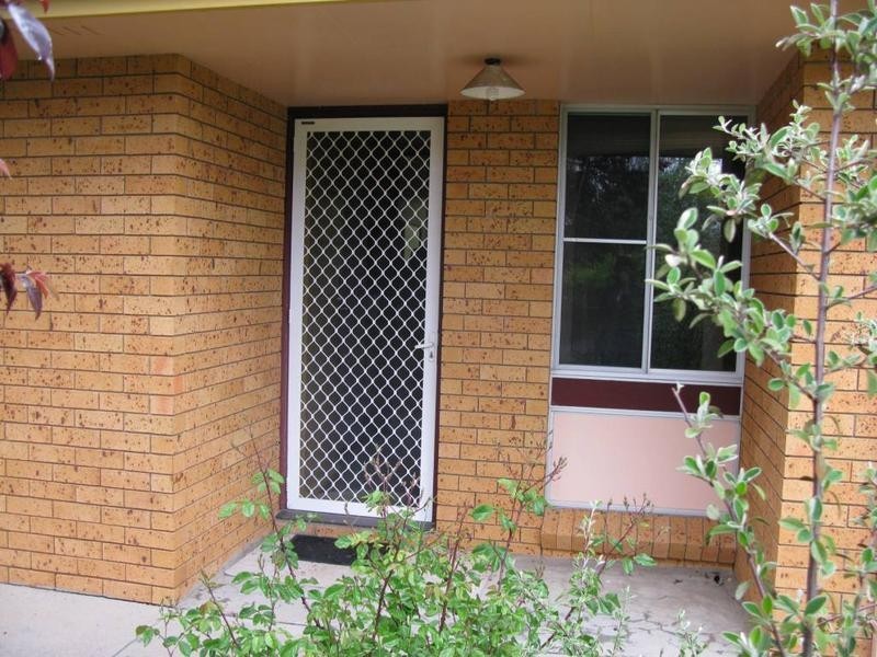13 MCINTOSH CRESCENT, Armidale NSW 2350