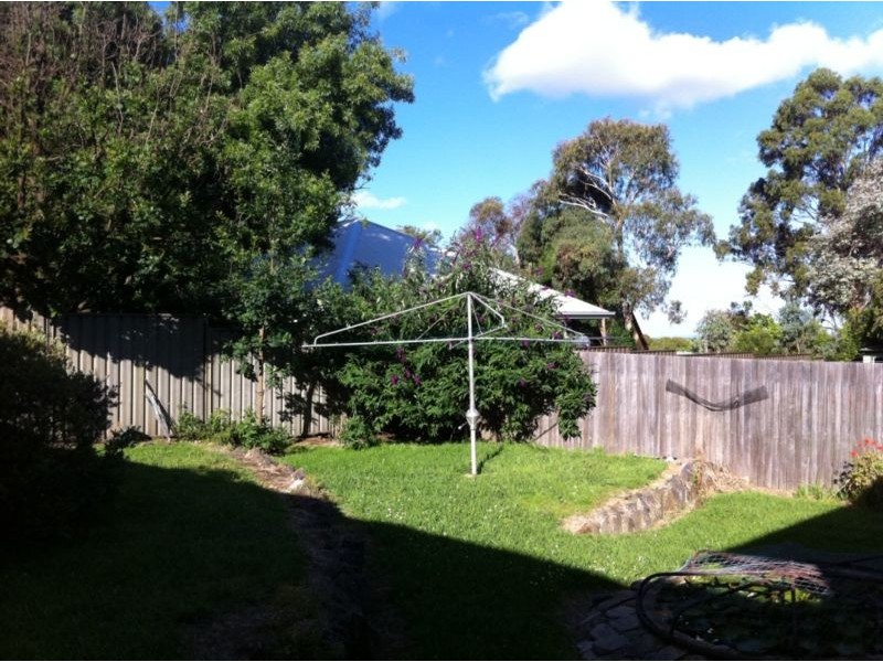 25 COLLEGE AVE, Armidale NSW 2350