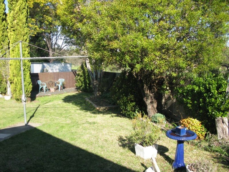 11 DOUGLAS STREET, Armidale NSW 2350