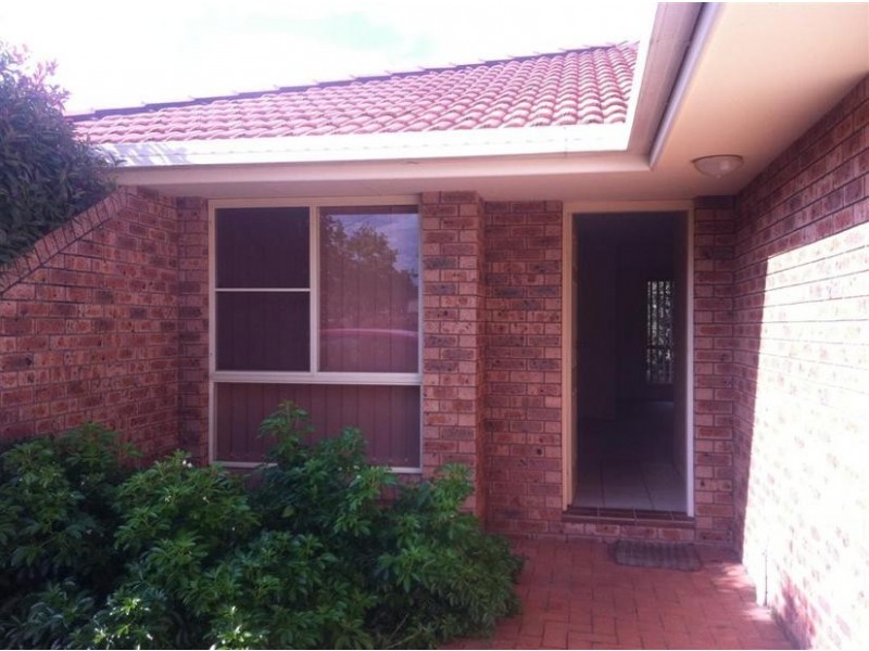 2/89 Queen Elizabeth Dr, Armidale NSW 2350