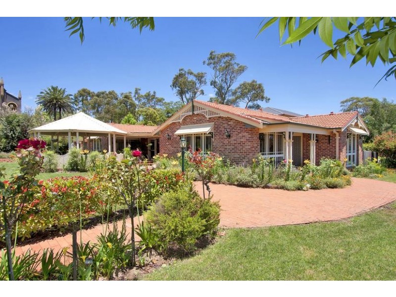 18 THE BOULEVARDE, Armidale NSW 2350