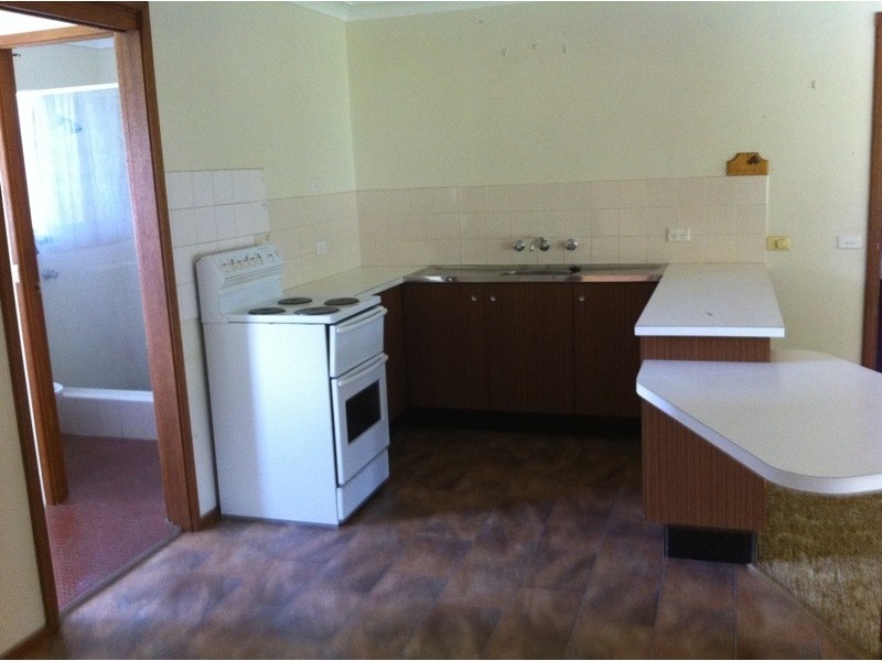 2/2 ROBINA, Armidale NSW 2350