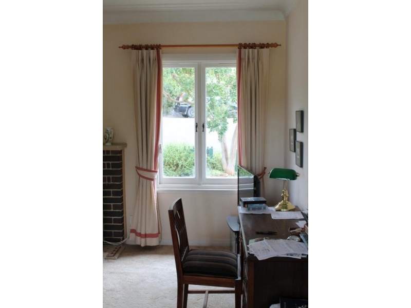 2 QUIN AVENUE, Armidale NSW 2350