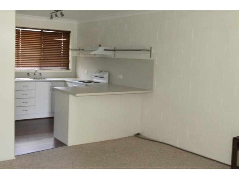 2/219 DONNELLY STREET, Armidale NSW 2350