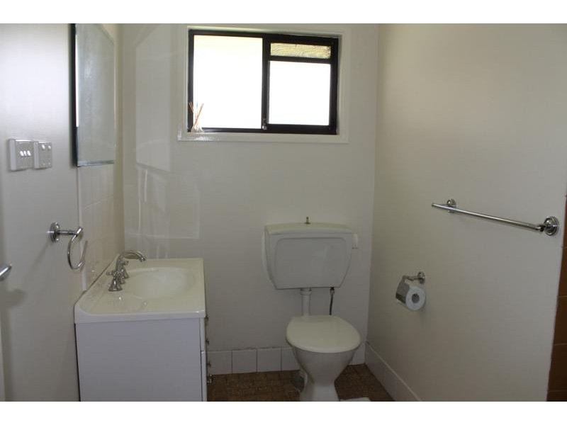 2/219 DONNELLY STREET, Armidale NSW 2350