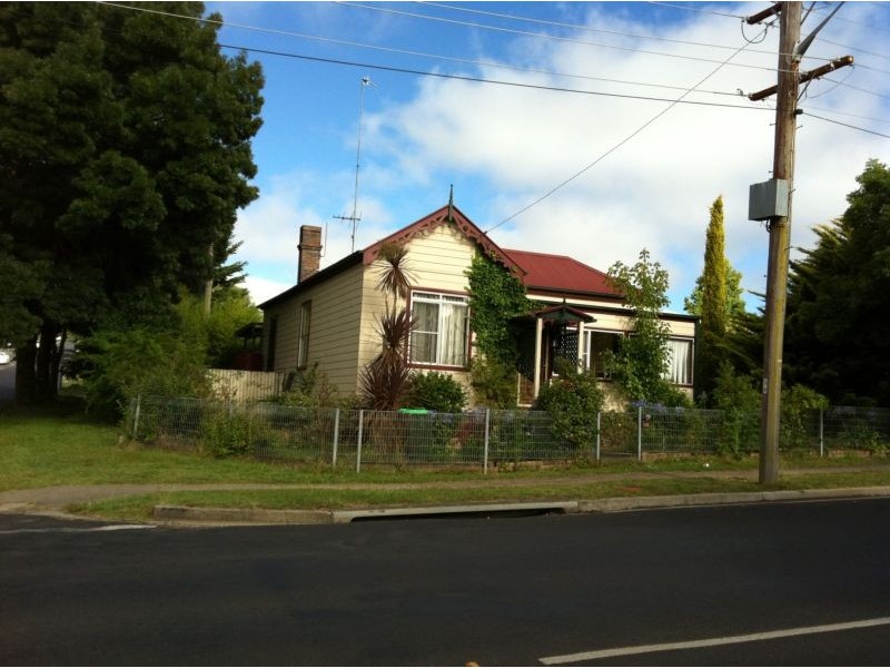 52 MARSH STREET, Armidale NSW 2350