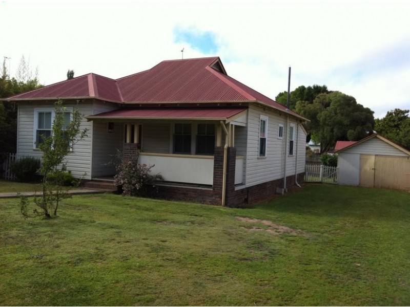 116 Barney Street, Armidale NSW 2350