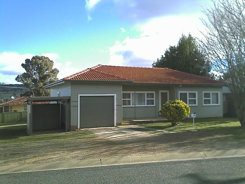 22 Roslyn Ave, Armidale NSW 2350