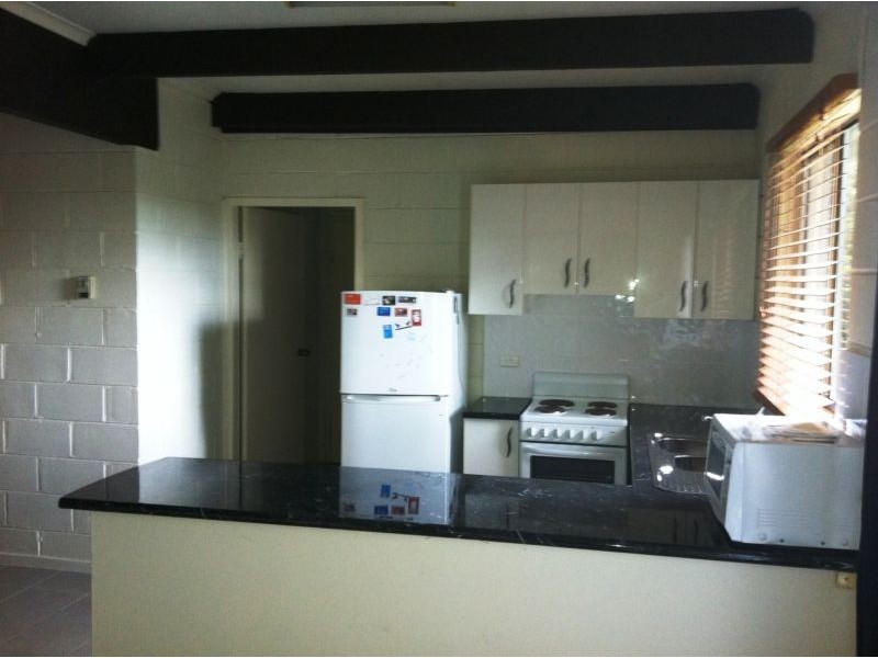 2/18 Nyssa Street, Armidale NSW 2350